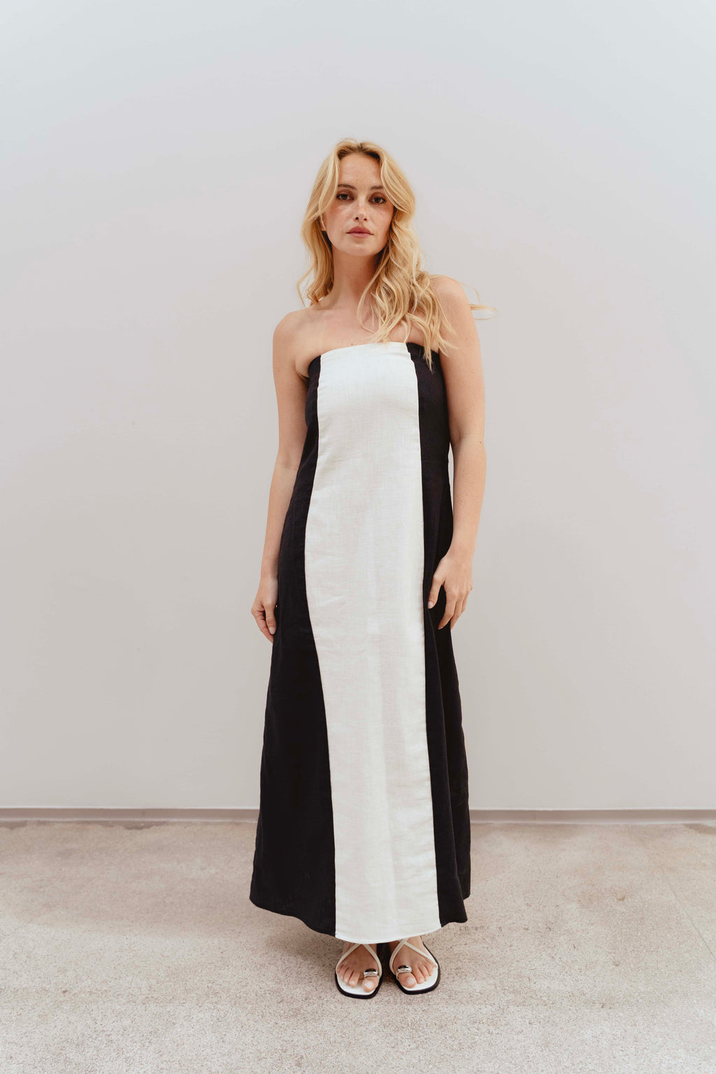 FADO BLACK & WHITE DRESS